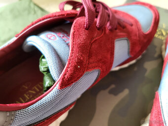 Valentino Garavani. 100% original - 8