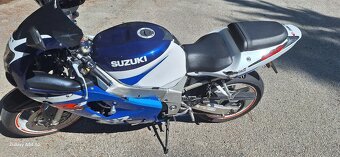 Suzuki gsxr600k2 - 8