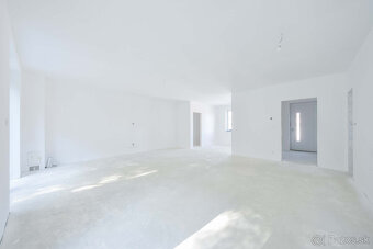 KOŠICE - MYSLAVA, HOTOVÝ a SKOLAUDOVANÝ RODINNÝ DOM na KĽÚČ - 8