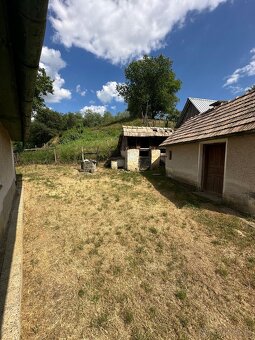 Predám dom s veľkým pozemkom - 8