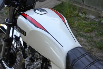 Suzuki GR650 - 8