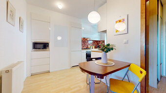 Pohodlné bývanie v priestrannom 5i byte na Záporožskej ul. - 8