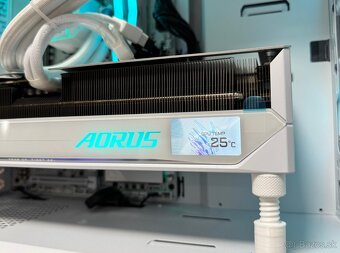 Ryzen 7 9800X3D\32GB\RTX 5080\SSD\1200W Zdroj - 8