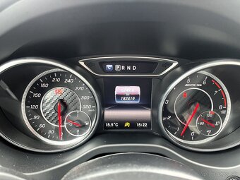Mercedes Benz A 45 AMG - 8
