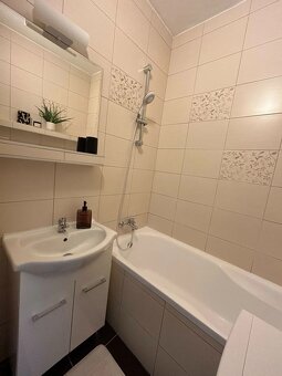 Na prenájom zariadený 2 izbový byt balkón Hospodárska Trnava - 8