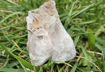 18mm čistý kryštál topazu, krištáľu a muskovitu v pegmatite - 8