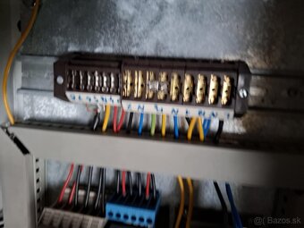 Predáme ovladciu elektrickú skriňu. - 8