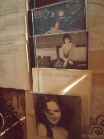 Predám 20 ks CD - 8