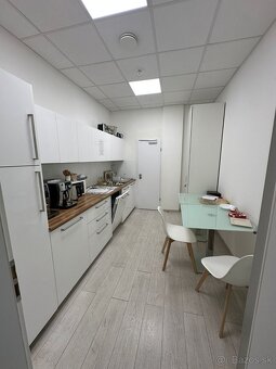 Kancelárske/obchodné priestory Bratislava - 213 m2 - 8