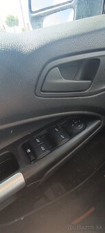 Ford Tourneo Connect 7miest - 8