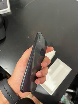Predam Iphone XR 64Gb - 8