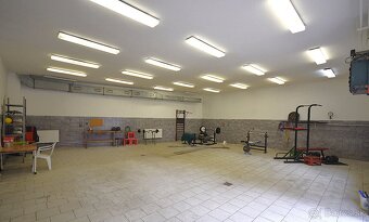 Polyfunkčná budova s výhodnou polohou - len 1 km od centra - 8