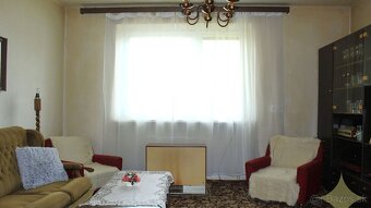 Čiastočne zrekonštruovaný prízemný rodinný dom so slnečným p - 8