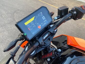 KTM Duke 125 - 8