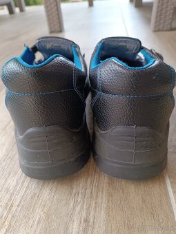 Pracovná obuv 43 - 8