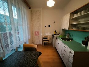 REZERVOVANÉ: Slnečný 2-izbový byt s balkónom na ulici Obranc - 8