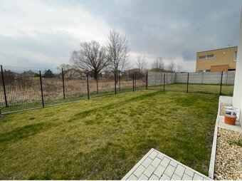 NA PREDAJ: 2 - IZBOVÝ APARTMÁN S PREDZÁHRADKOU, STUPAVA, - 8