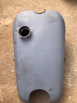 NSU 351, 501 OSL (601?)  benzínová nádrž - 8
