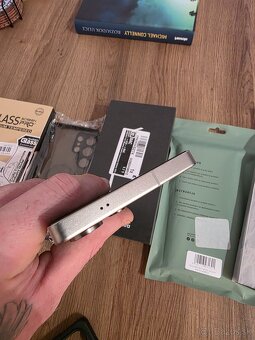 Samsung S25 Ultra 12 / 1TB HDD - 8