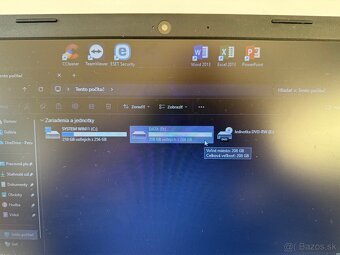 Šikovný notebook HP 250 G3 - 8