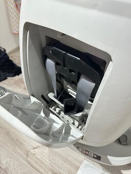 Autosedačka Britax Romer - 8