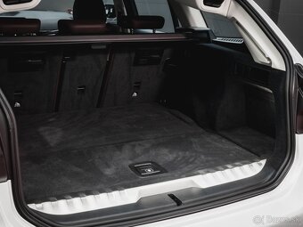 BMW 330e Touring xDrive MOZNY ODPOCET - 8