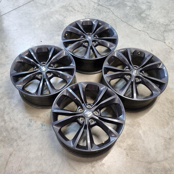 Disky Dodge 5x115 R19 7,5J ET55 - 8