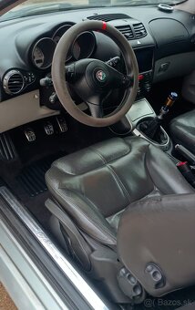 Alfa Romeo GT 1.9 JTD - 8