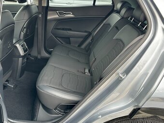 Kia Sportage 1.6 T-GDi MHEV A/T 4x4, r.v.: 2022 - 8