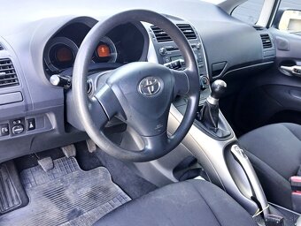 Toyota Auris 1.4 I D-4D 90 Terra Cool 5Dverová - 8