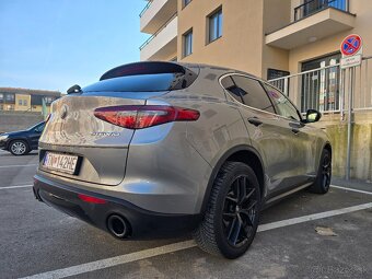 Alfa Romeo Stelvio 2.0 Q4 280ps - 8