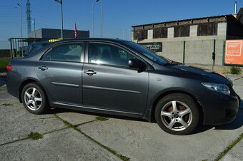 TOYOTA COROLLA 1,6I 97kW benzín Valvematic, M6, 2009 Slovens - 8