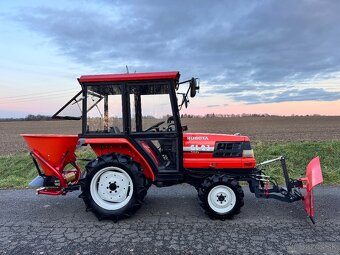 KUBOTA GL23 vyhřívaná kabina • radlice + sypa - 8
