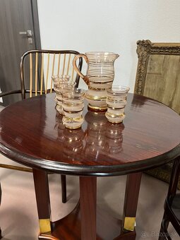 Okrúhly príručný stolík - 8