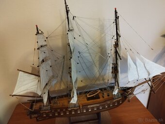 Model lode USS Constitution - 8