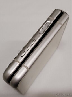 Samsung Galaxy Z Flip 3 - 8