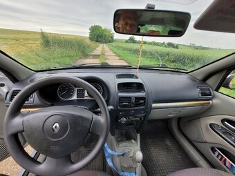Renault clio - 8