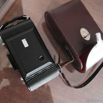 Starý fotoaparát Belfora Junior - 8