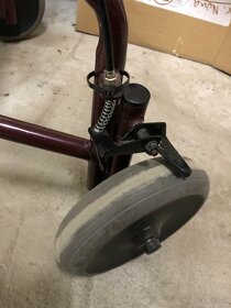 Chodítko pre seniora / trojkolka - 8