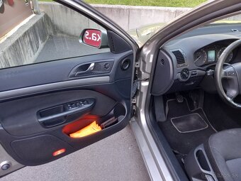 Škoda Octavia combi 1.9 TDI - ťažné, xenon, navi - 8