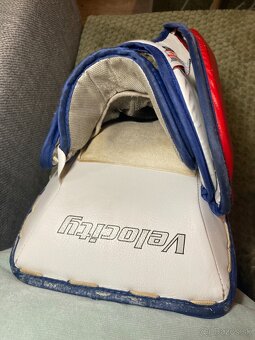 Brankárska lapačka a vyrážačka VAUGHN Velocity SR - 8