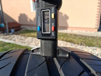 235/40 r19 letne pneumatiky - 8