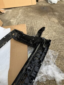 chladicova stena seat ateca predni celo - 8