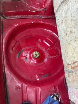 VW Golf 1,6 benzín  rv.1989 - 8