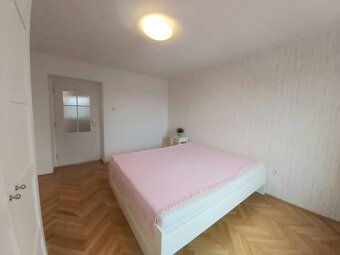 Veľmi pekný, svetlý, 2- izbový byt pri City Aréne a centre - 8
