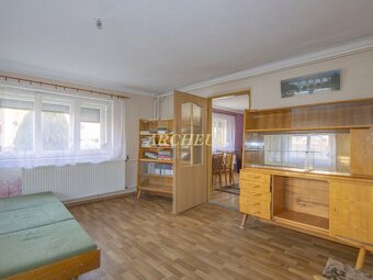 NA PREDAJ, RODINNÝ DOM, POZEMOK 842m2, RASLAVICE - 8