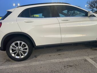 Mercedes benz GLA 180 - 8