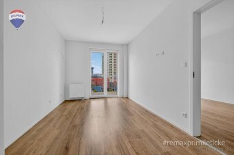 NA PREDAJ Slnečný 2-izbák s veľkým balkónom v Jarabinkách - 8