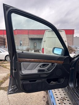 Rozpredam BMW e38 725tds - 8