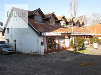 Prenájom komerčný priestor Zlatá ulička - Nová cena - 8